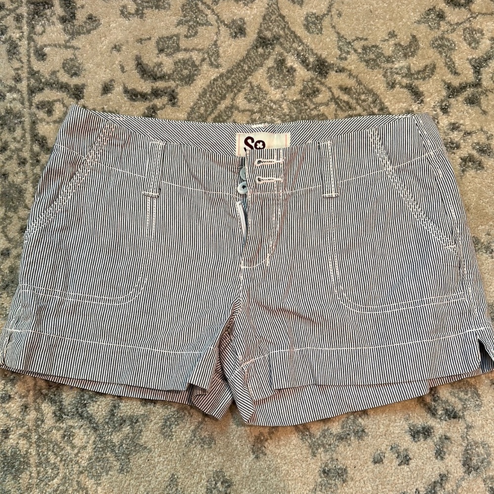 Women’s striped shorts - Size 5